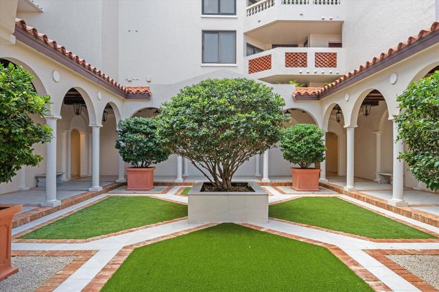 200 Bradley Place 303, Palm Beach, FL 33480