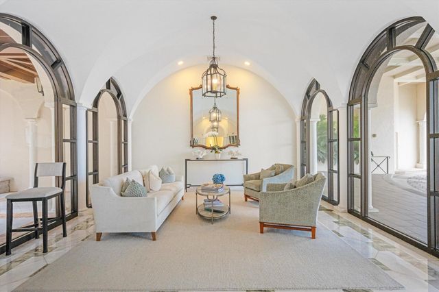 200 Bradley Place 303, Palm Beach, FL 33480