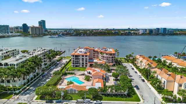 200 Bradley Place 303, Palm Beach, FL 33480