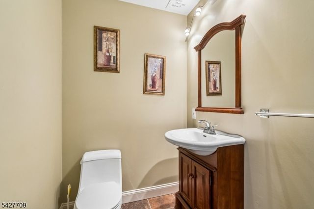 567 Mountain Ave, Springfield Twp., NJ 07081