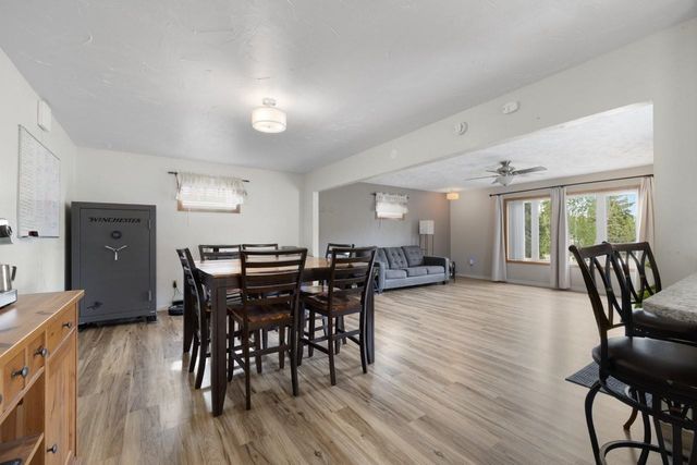 204 2nd St NE, Surrey, ND 58785
