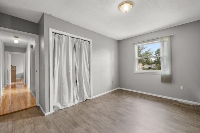 204 2nd St NE, Surrey, ND 58785