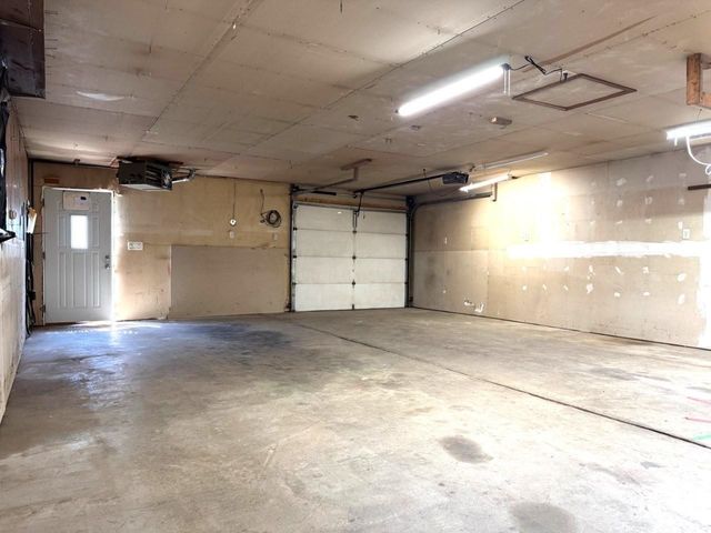 204 2nd St NE, Surrey, ND 58785