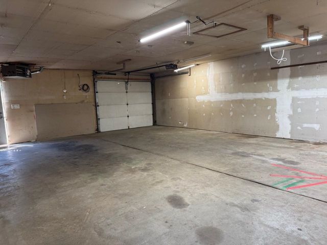 204 2nd St NE, Surrey, ND 58785