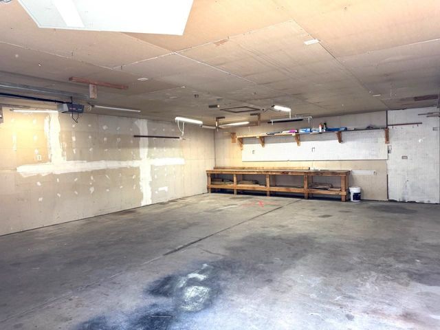 204 2nd St NE, Surrey, ND 58785