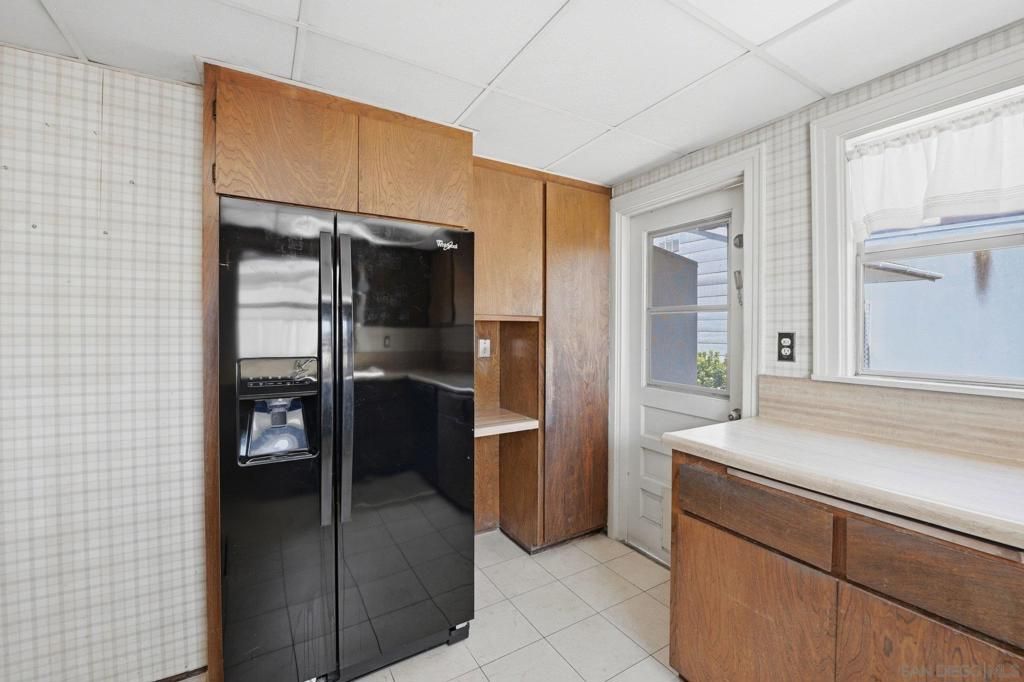 Image 12 of property listing at 4715 Panorama Dr., San Diego, CA 92116