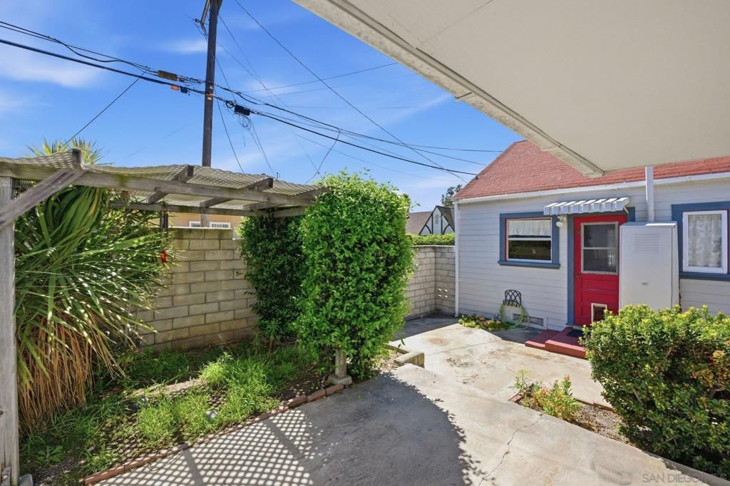 Image 22 of property listing at 4715 Panorama Dr., San Diego, CA 92116