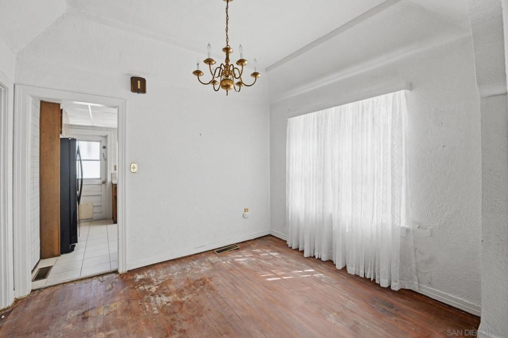 Image 9 of property listing at 4715 Panorama Dr., San Diego, CA 92116