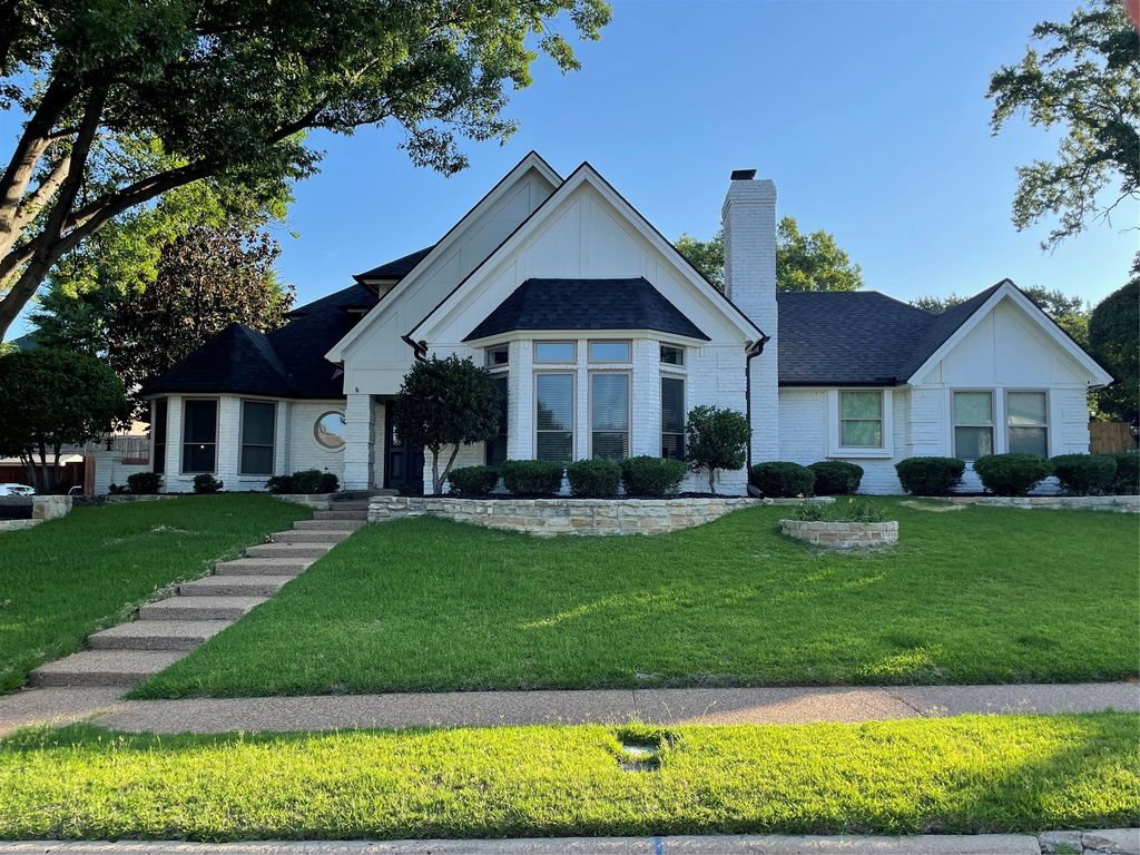 1300 Plantation Drive S, Colleyville, TX 76034