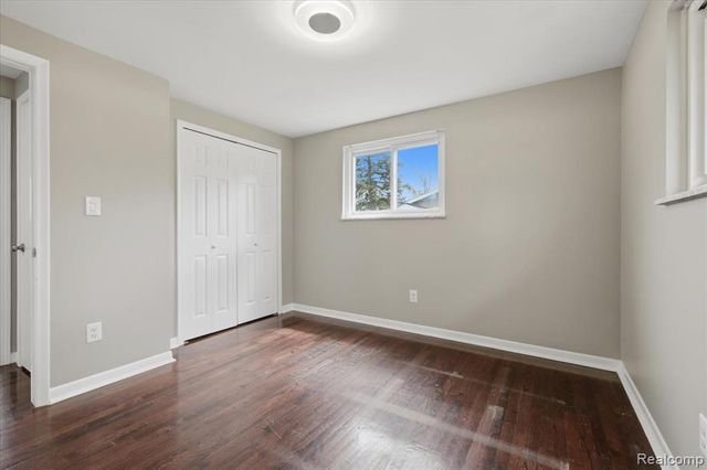 2735 N Williams Lake Road, Waterford, MI 48329