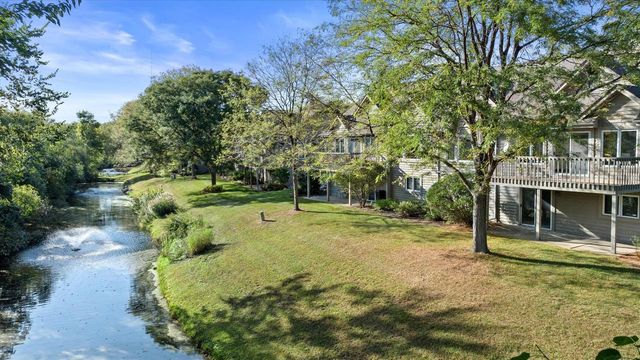 18705 Follett DRIVE, Brookfield, WI 53045
