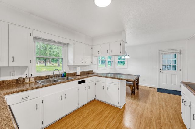 538 Castlebury Road, Walterboro, SC 29488