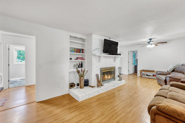 538 Castlebury Road, Walterboro, SC 29488