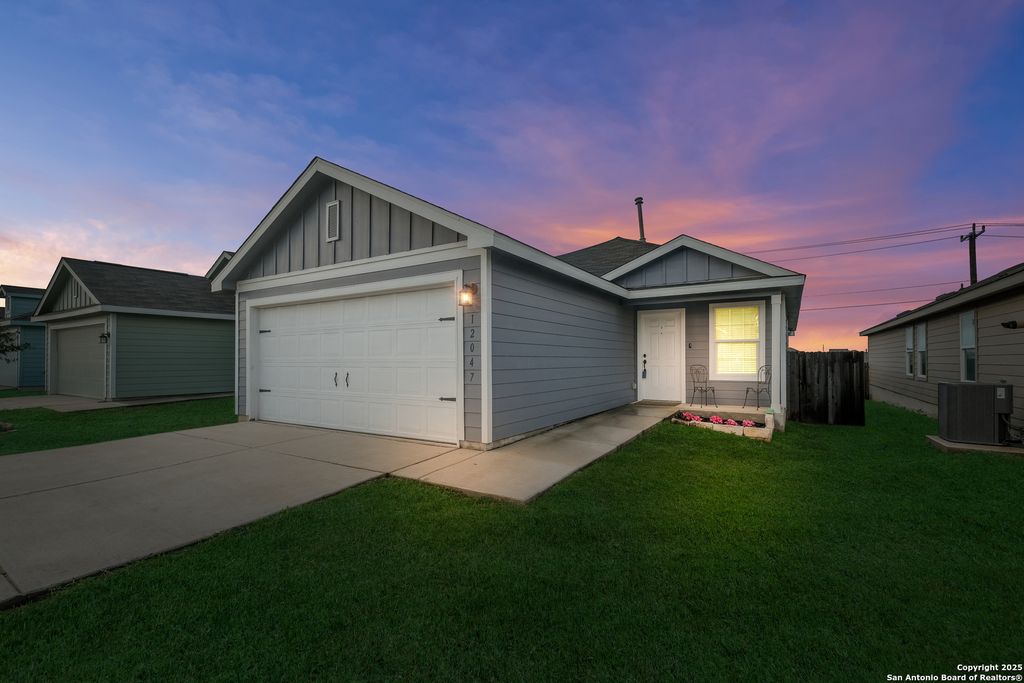 12047 Overton Way, San Antonio, TX 78221
