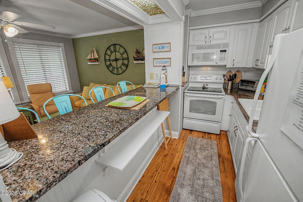 Image 5 of property listing at 6829 Thomas Drive 418, Panama City Beach, FL 32408
