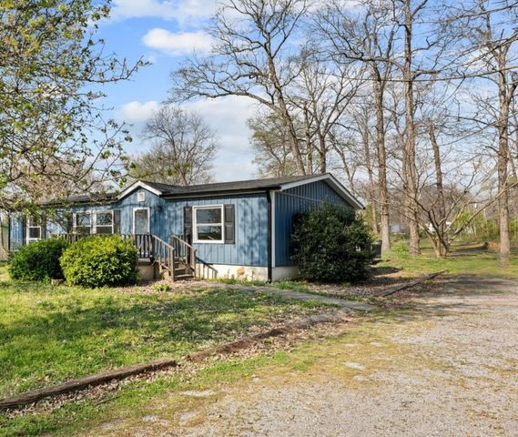 215 Wall St, Shelbyville, TN 37160