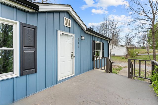 215 Wall St, Shelbyville, TN 37160