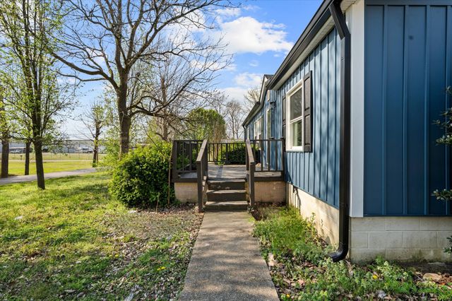 215 Wall St, Shelbyville, TN 37160