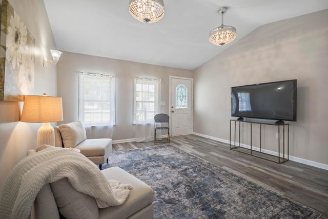 11025 Hebron Road, Buckeye Lake, OH 43008