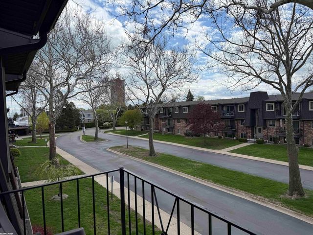 322 Riviera Street, St Clair Shores, MI 48080
