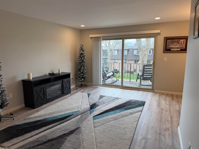 322 Riviera Street, St Clair Shores, MI 48080