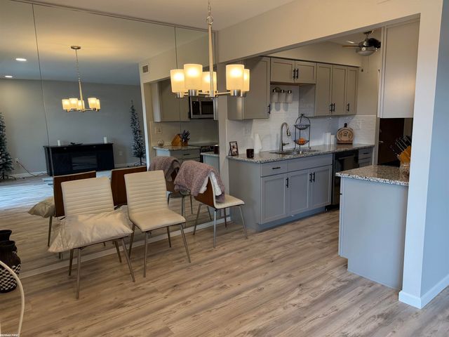 322 Riviera Street, St Clair Shores, MI 48080