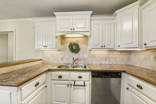 28 Castleton Drive, Ward, AR 72176