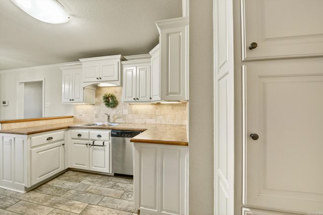 28 Castleton Drive, Ward, AR 72176