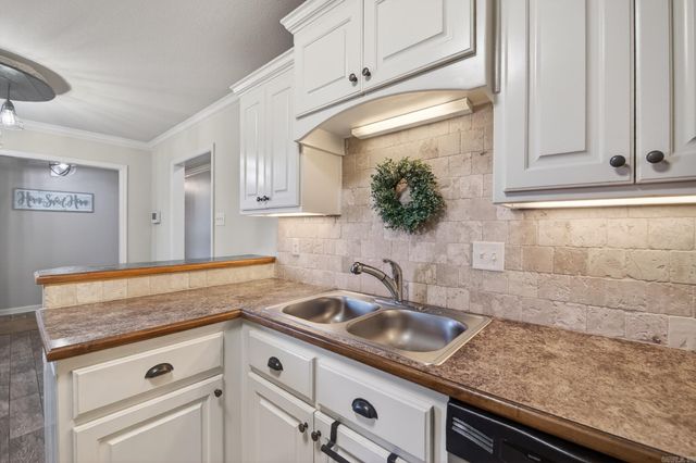 28 Castleton Drive, Ward, AR 72176