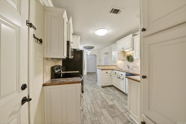 28 Castleton Drive, Ward, AR 72176