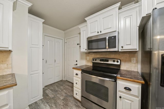 28 Castleton Drive, Ward, AR 72176