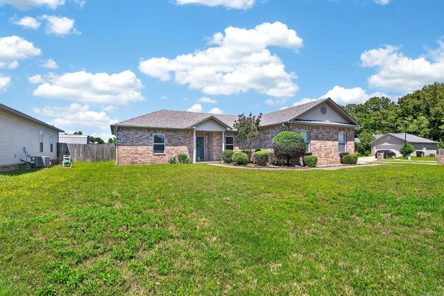 28 Castleton Drive, Ward, AR 72176