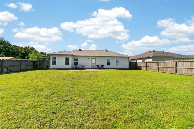 28 Castleton Drive, Ward, AR 72176