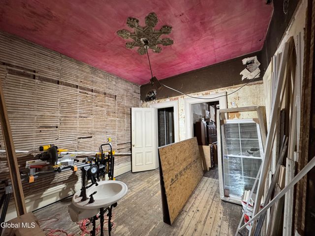 10 White Street, Cohoes, NY 12047