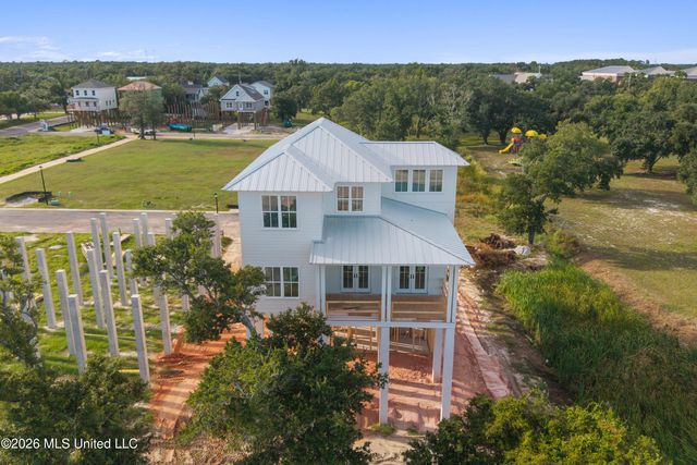 125 Sandy Beach Drive, Pass Christian, MS 39571