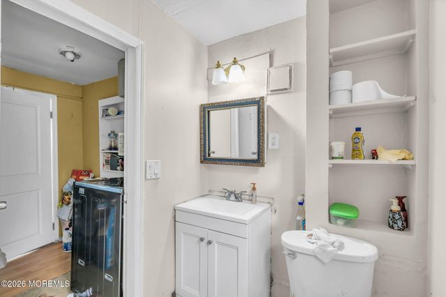 15 Avenue A Avenue, Freehold, NJ 07728