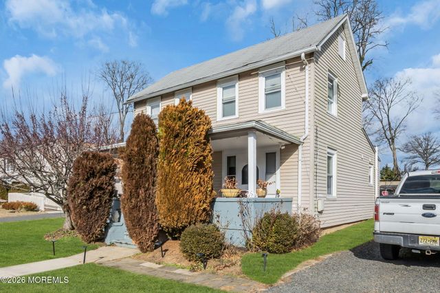 15 Avenue A Avenue, Freehold, NJ 07728