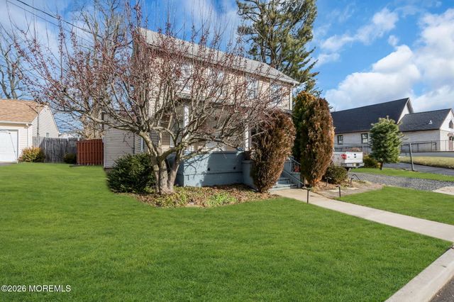 15 Avenue A Avenue, Freehold, NJ 07728