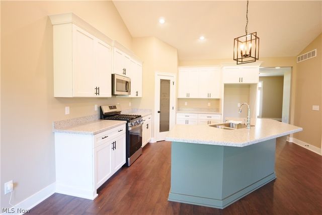 1227 Bell Road, Chagrin Falls, OH 44022