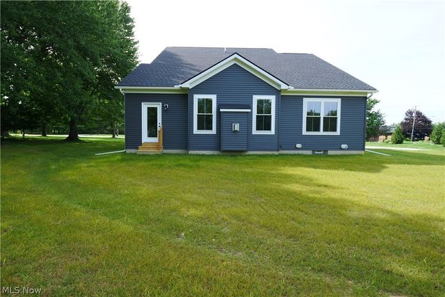 1227 Bell Road, Chagrin Falls, OH 44022