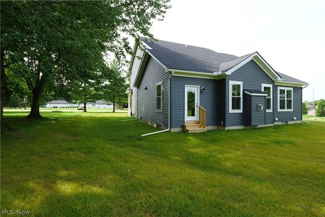 1227 Bell Road, Chagrin Falls, OH 44022