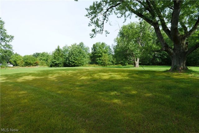 1227 Bell Road, Chagrin Falls, OH 44022