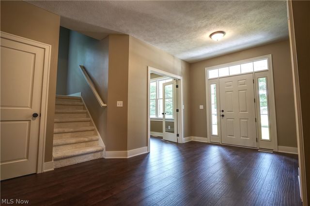 1227 Bell Road, Chagrin Falls, OH 44022