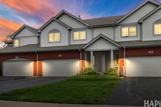 703 Owl Creek Lane, Gurnee, IL 60031