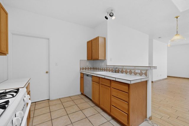 235 Glenridge Park Lane NE, Albuquerque, NM 87123