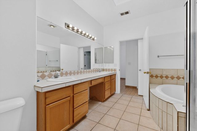 235 Glenridge Park Lane NE, Albuquerque, NM 87123
