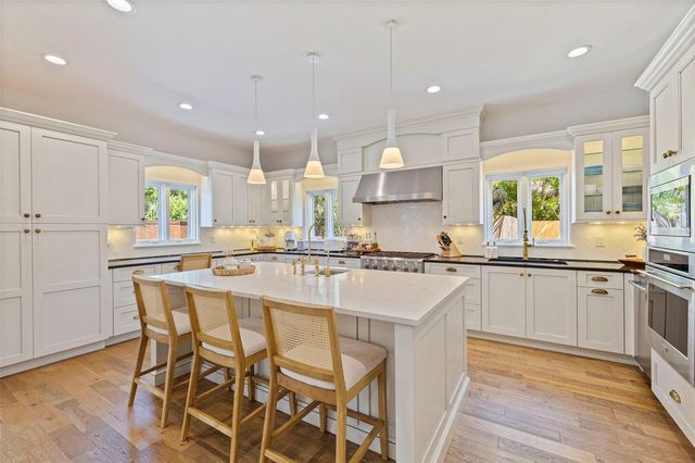 1101 JUNGLE AVENUE N, St Petersburg, FL 33710