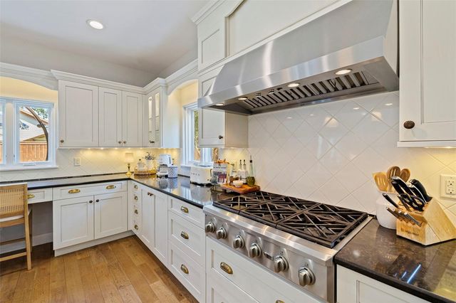 1101 JUNGLE AVENUE N, St Petersburg, FL 33710