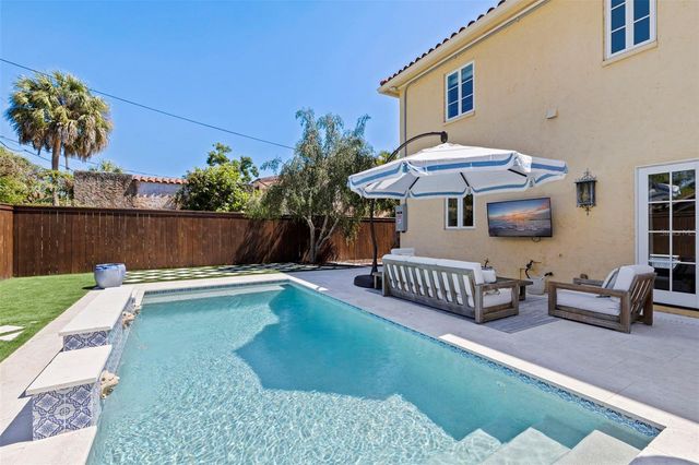 1101 JUNGLE AVENUE N, St Petersburg, FL 33710