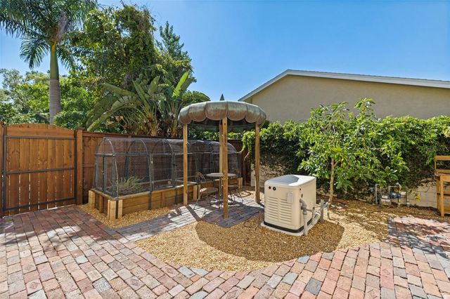 1101 JUNGLE AVENUE N, St Petersburg, FL 33710